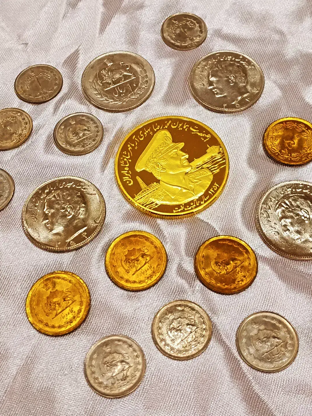 پک سکه|کلکسیون سکه، تمبر، اسکناس|مشهد, عیدگاه|دیوار