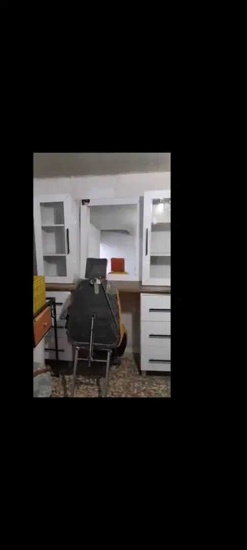 دکور آرایشگاه|آرایشگاه و سالن‌های زیبایی|مرودشت, ژیان|دیوار