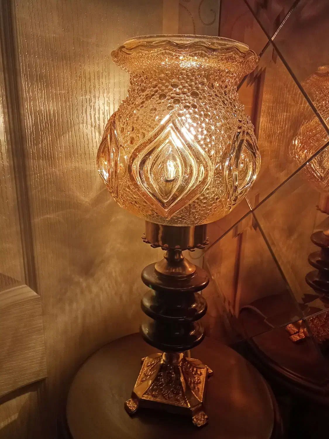 چراغ برنز قدیمی|کلکسیون اشیاء عتیقه|تبریز, |دیوار