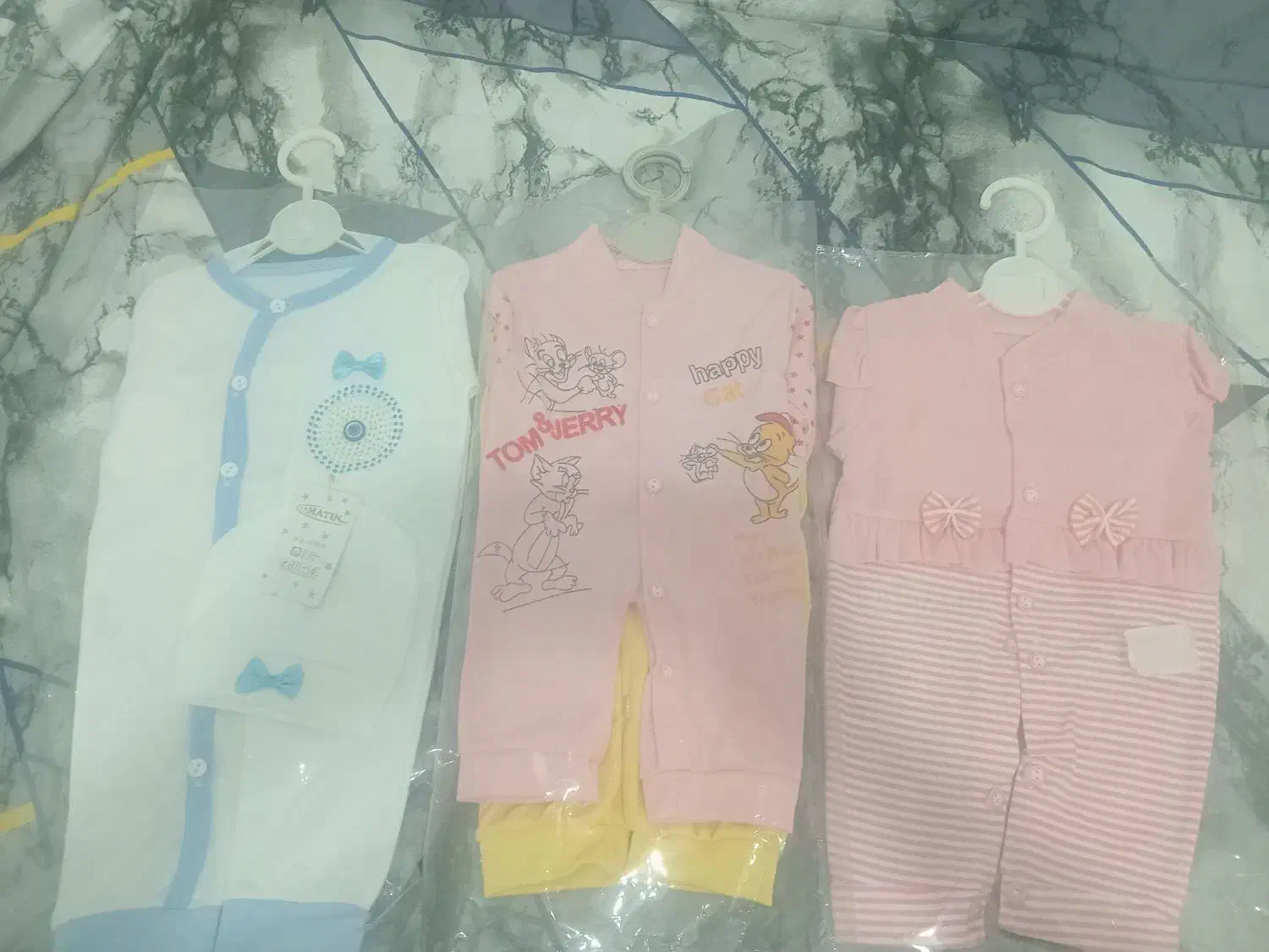 سرهمی بچگانه|کفش و لباس بچه|صفادشت, |دیوار