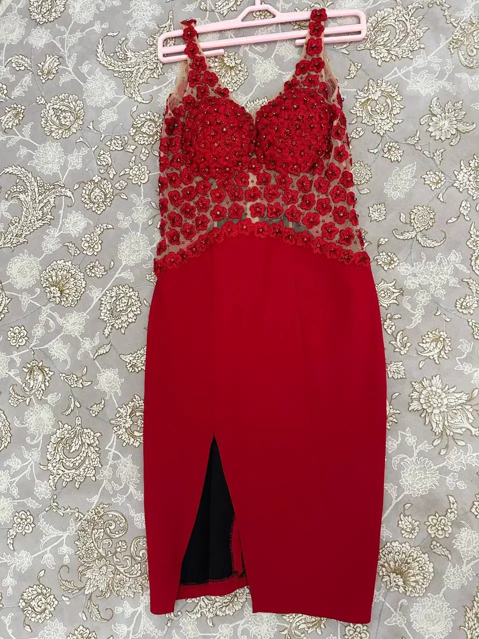 لباس و چمدان|لباس|میانه, |دیوار