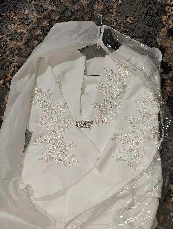 کت و شلوار زنانه یک بار استفاده شده .نو هستش|لباس|هرسین, |دیوار