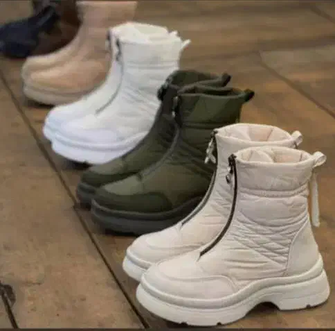 فروش عمده نیم بوت/بوت/تولیدی/تهران/کرج|کیف، کفش، کمربند|تهران, حر|دیوار