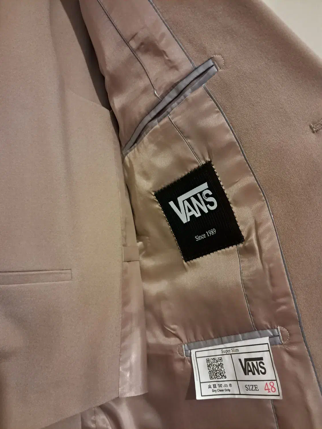 کت و شلوار کرم سایز ۴۸ .کت شلوار مشکی ۴۶ .|لباس|تهران, قبا|دیوار