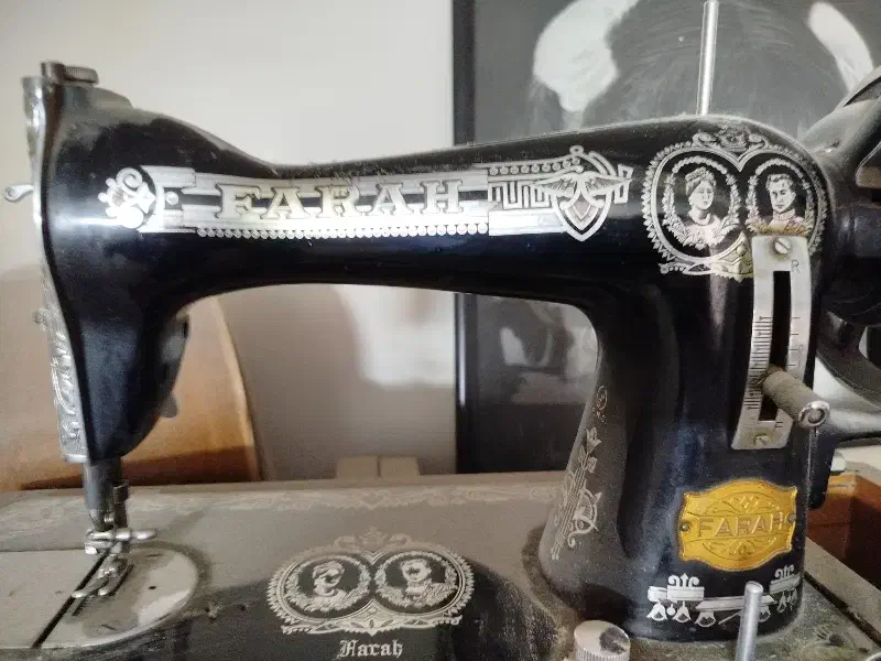 چرخ خیاطی عتیقه|کلکسیون اشیاء عتیقه|خمینی‌شهر, |دیوار