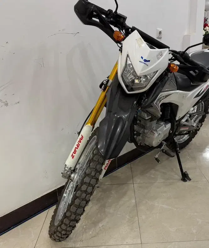 تریل پرواز مدل 1403|موتورسیکلت|استهبان, |دیوار