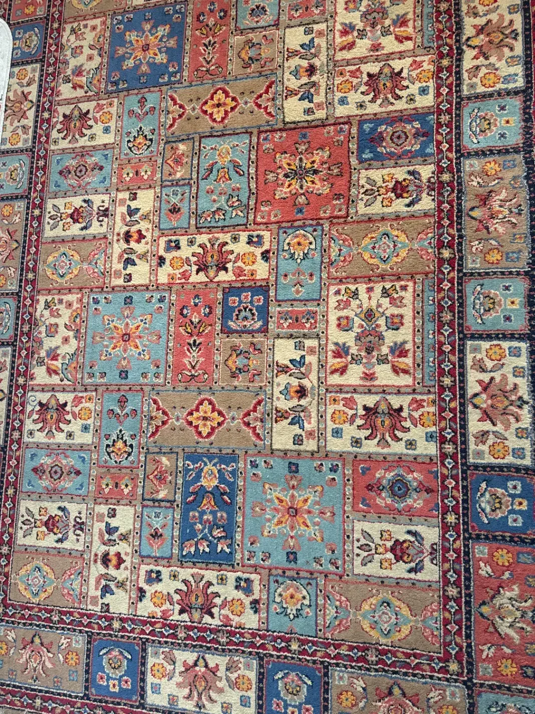 لوازم خانه (فرش ،ساعت پادری جادستمالی و سطل زباله)|فرش|رشت, بلوار گیلان|دیوار