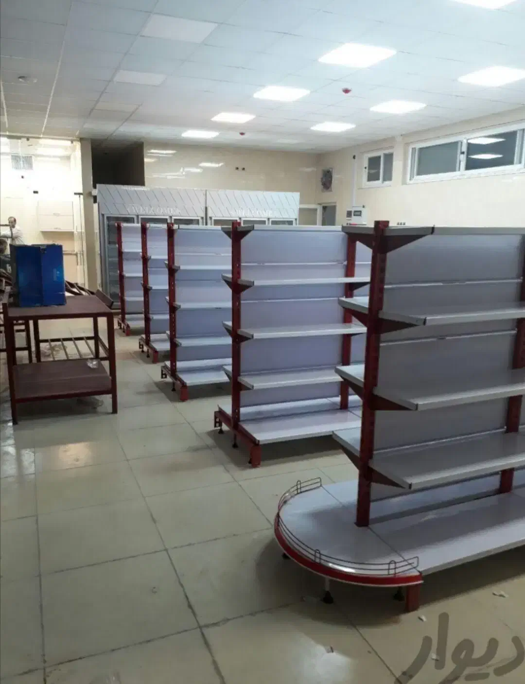 قفسه با زمینه ای سفید/قفسه هایپری|فروشگاه و مغازه|کرج, حصار|دیوار