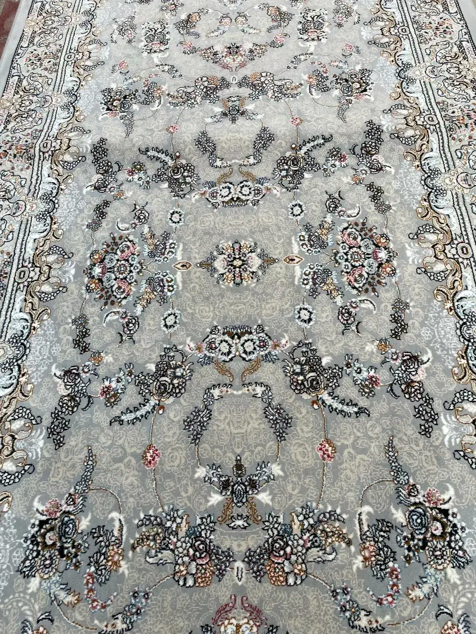 کناره طلاکوب فیلی|فرش|گلبهار, شهر جدید گلبهار|دیوار