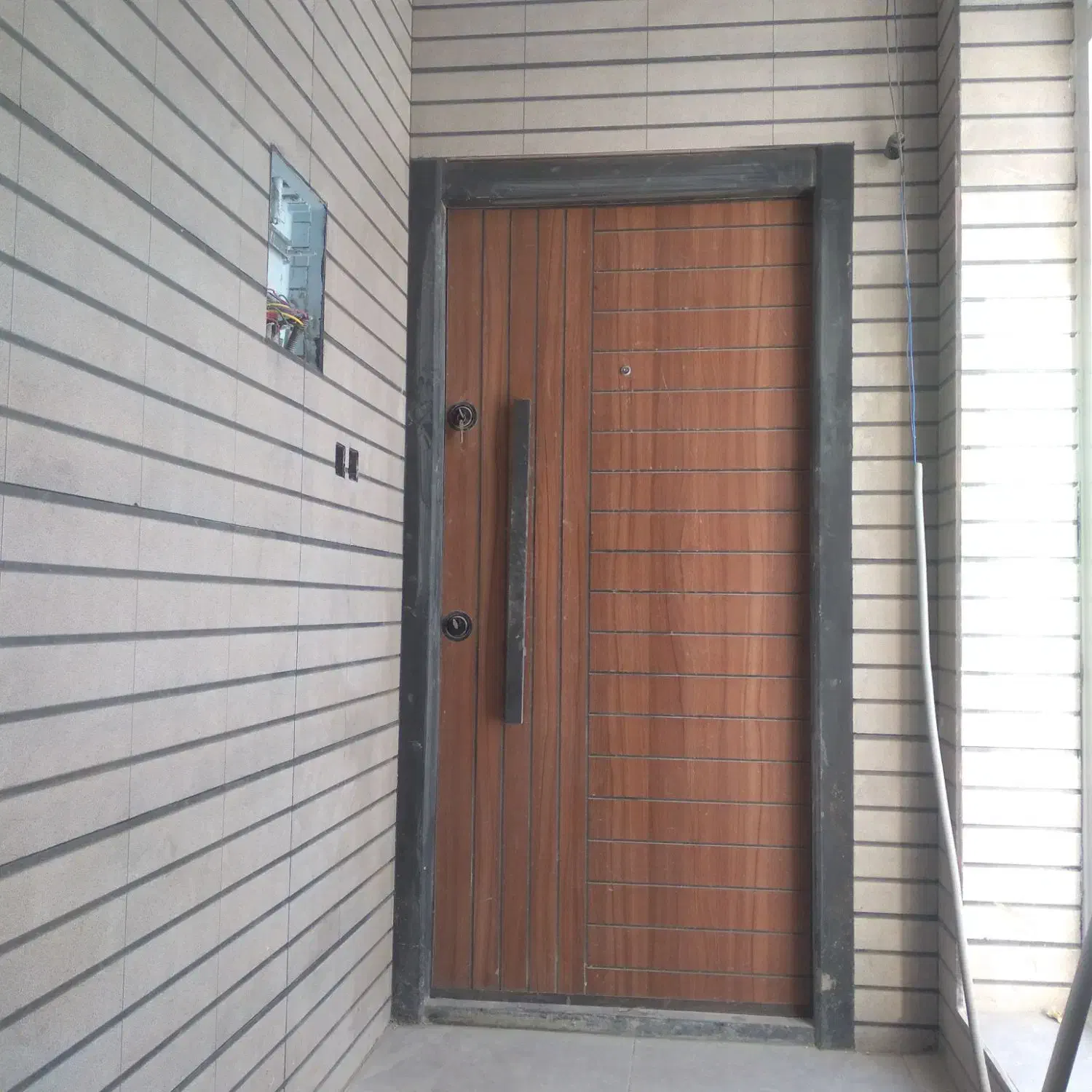 تعمیرات کاشی وسرامیک  وگچ کاری وایزوگام|خدمات پیشه و مهارت|بوشهر, |دیوار