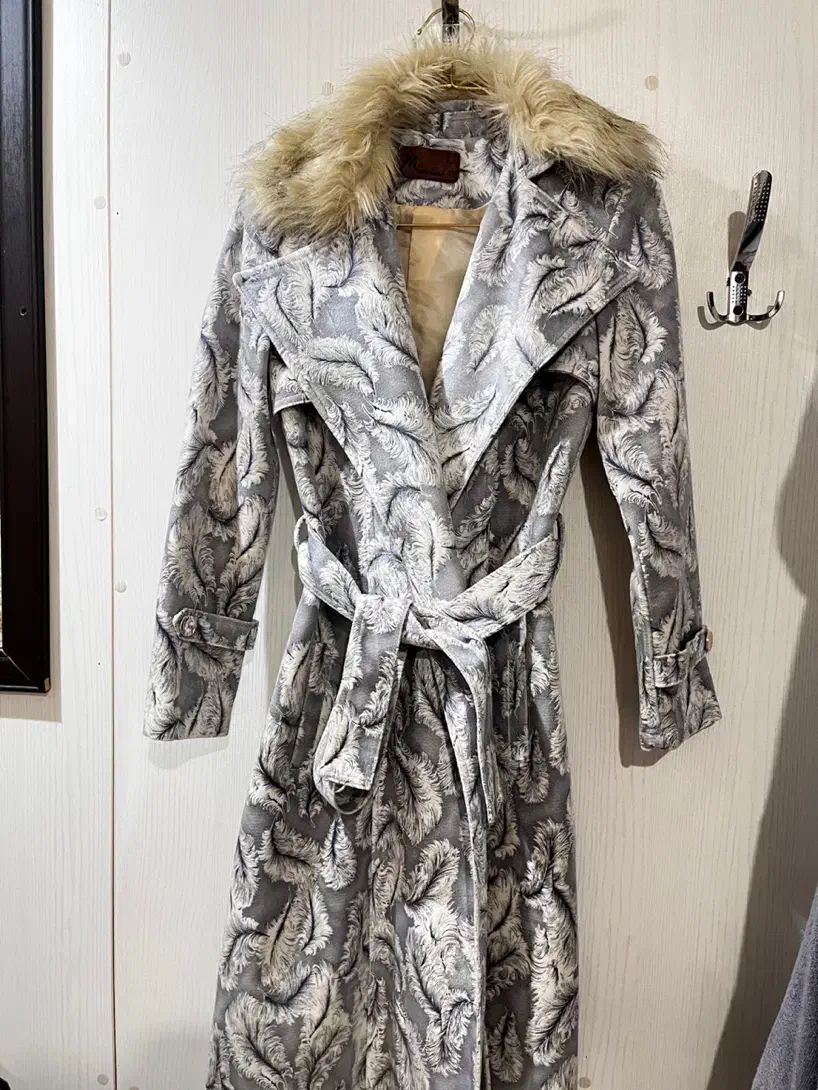 پالتو بلند در حد نو|لباس|شهریار, شهریار|دیوار