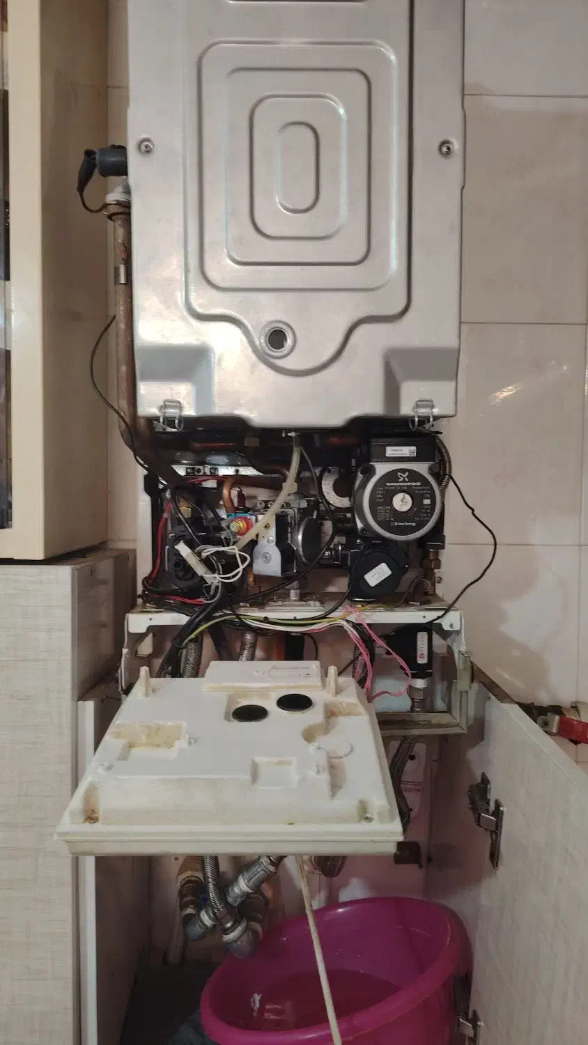 تعمیر تخصصی پکیج دیواری سریع، مطمئن، با ضمانت|خدمات پیشه و مهارت|کرمان, |دیوار