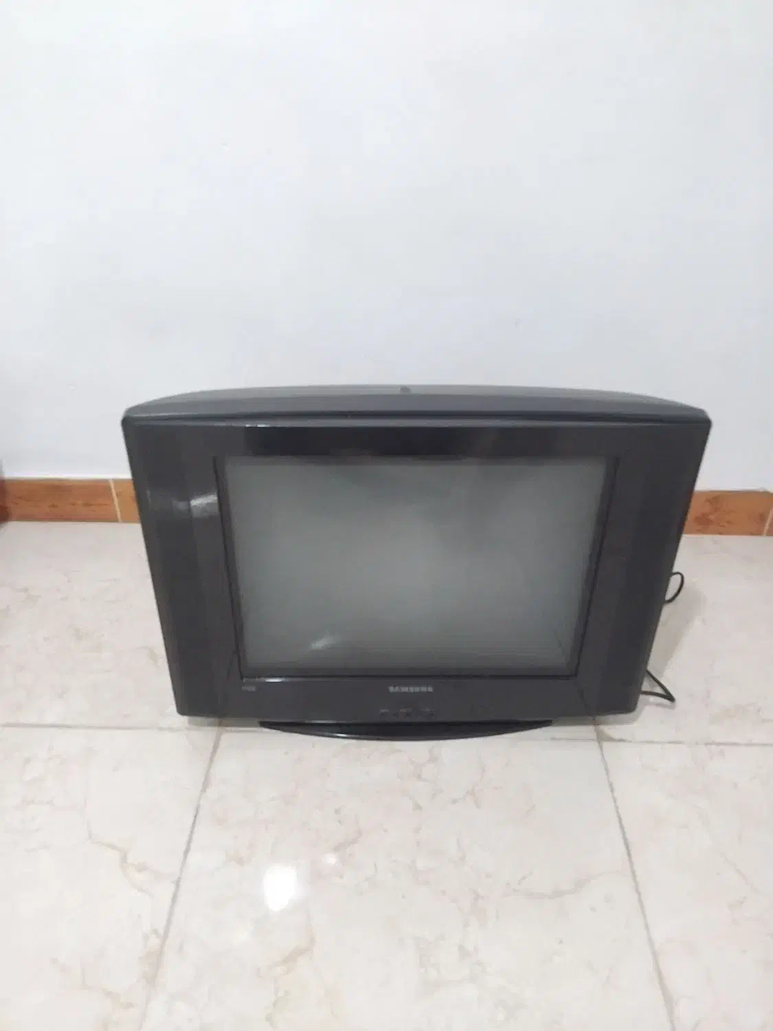 تلویزیون ۲۱ سامسونگ صفحه کاملا تخت|تلویزیون و پروژکتور|رشت, عینک|دیوار