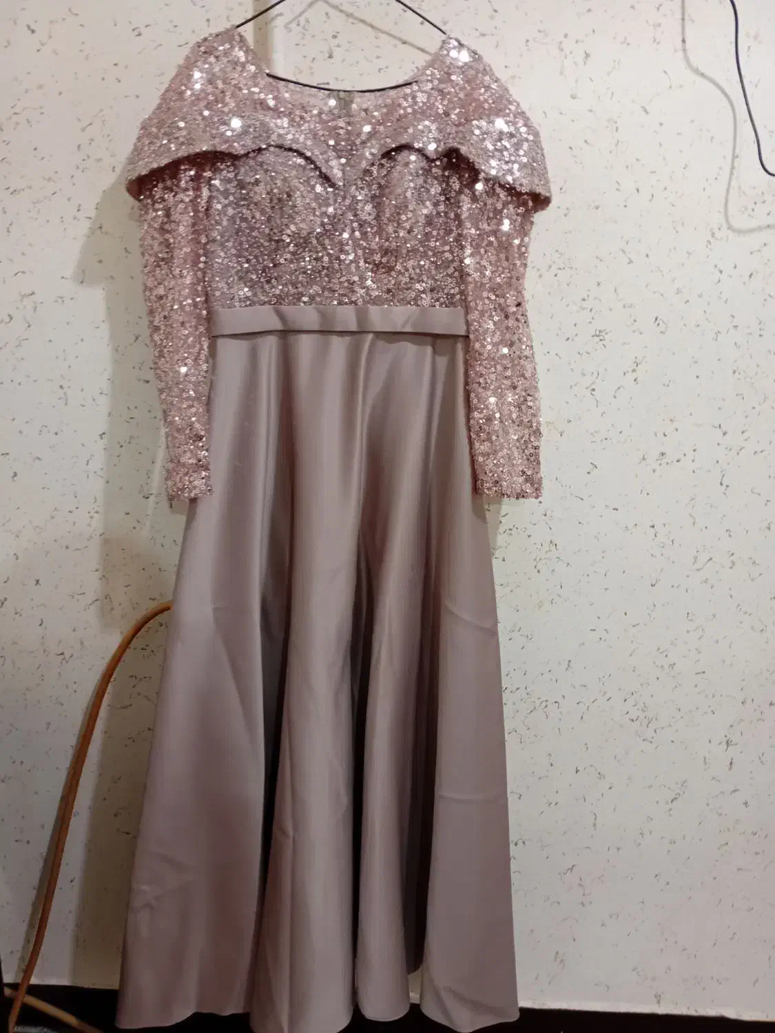 لباس مجلسی|لباس|دوگنبدان, |دیوار