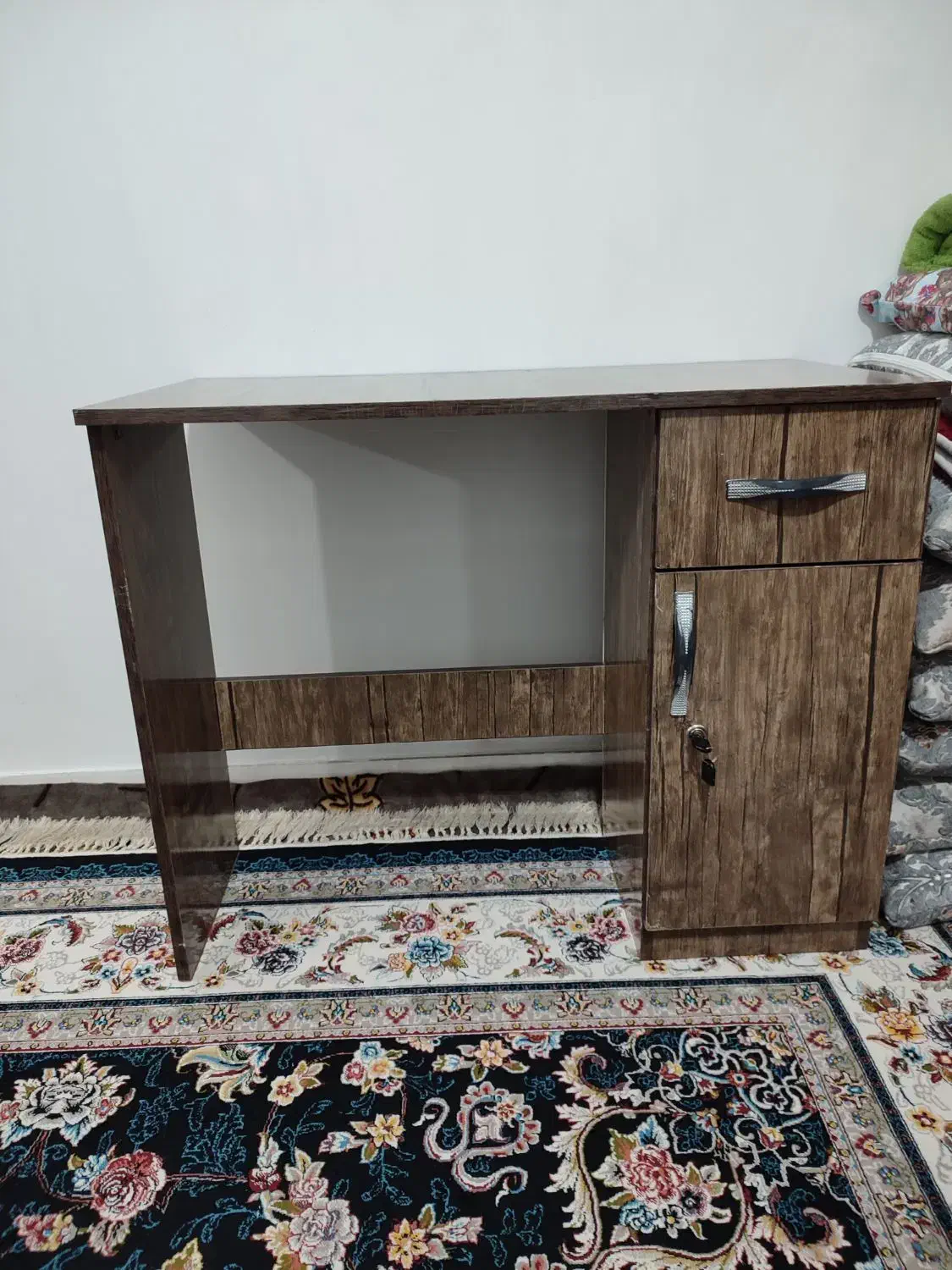 میزوصندلی گردان|میز تحریر و کامپیوتر|کرمانشاه, |دیوار