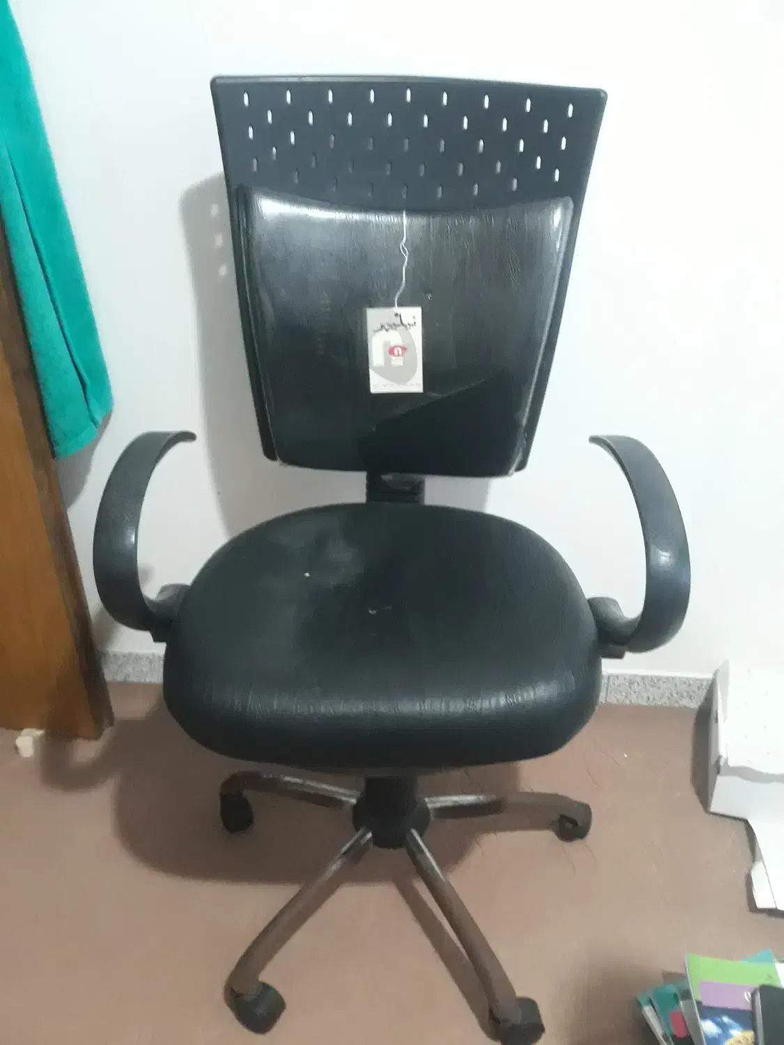 صندلی|صندلی و نیمکت|طاهرگوراب, |دیوار