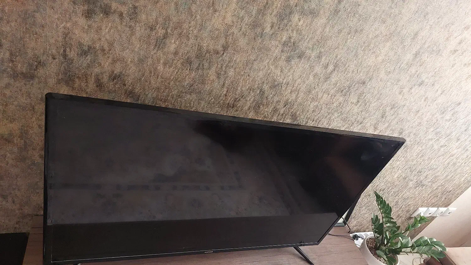 تلویزیون ۴۳ اینچ سامسونگ کاملا سالم|تلویزیون و پروژکتور|زنجان, |دیوار