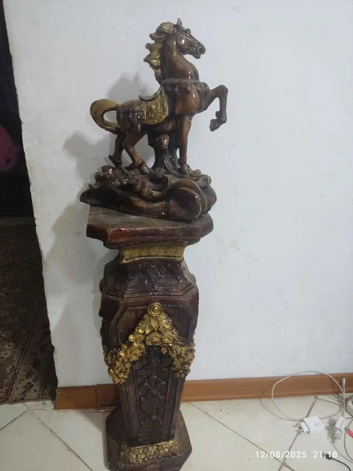 دو عدد مجسمه اسب و عقاب|مجسمه، تندیس، ماکت|بندر کنگان, |دیوار