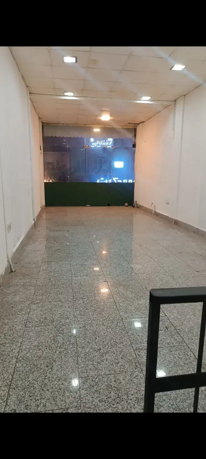 رهن و اجاره مغازه با بالکن ۸۰ متر ، خ امام خمینی|اجارهٔ مغازه و غرفه|رشت, چله خانه|دیوار