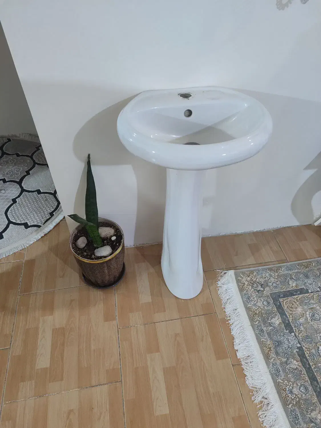 روشویی سرامیکی|لوازم سرویس بهداشتی|محمدیه-قزوین, |دیوار