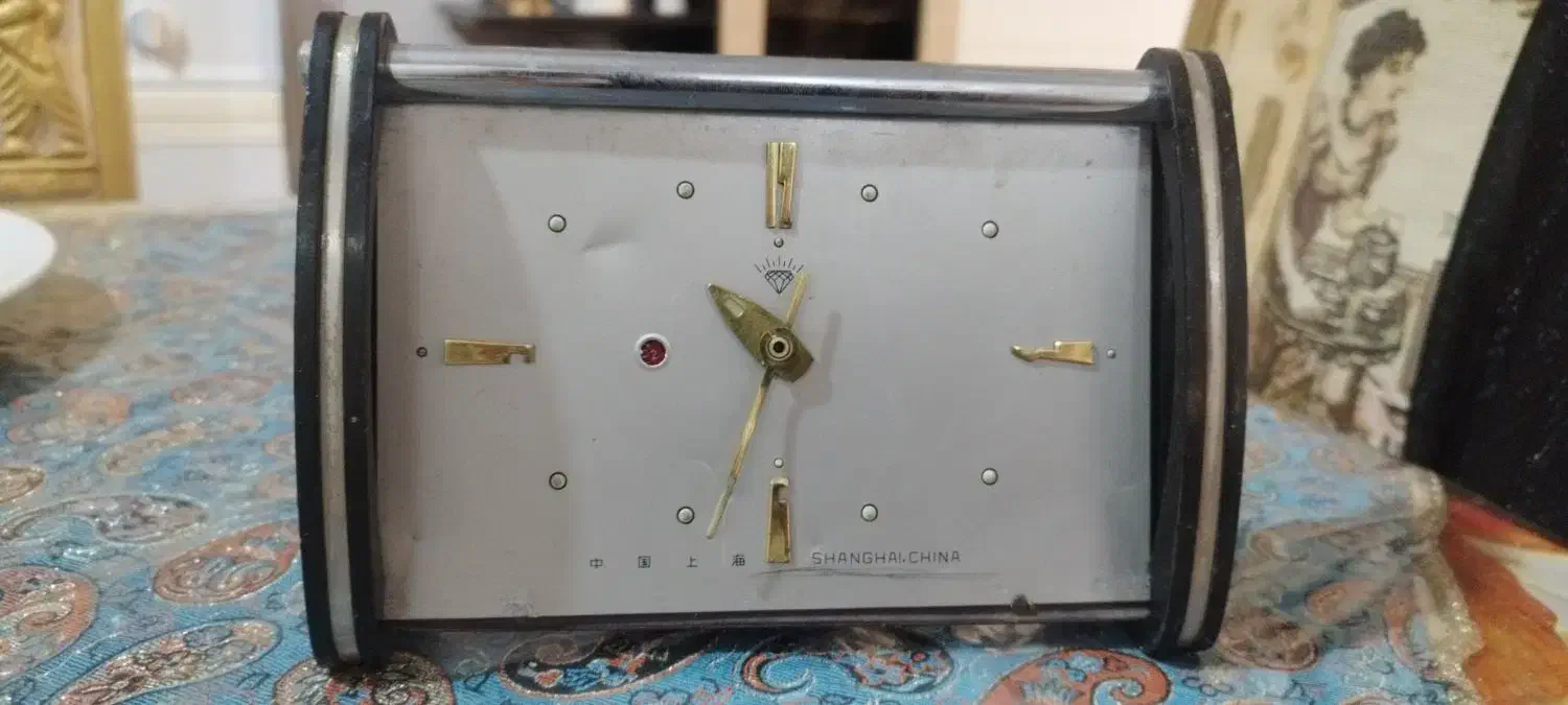 ساعت کوک|کلکسیون اشیاء عتیقه|شیراز, شیخ روزبهان|دیوار