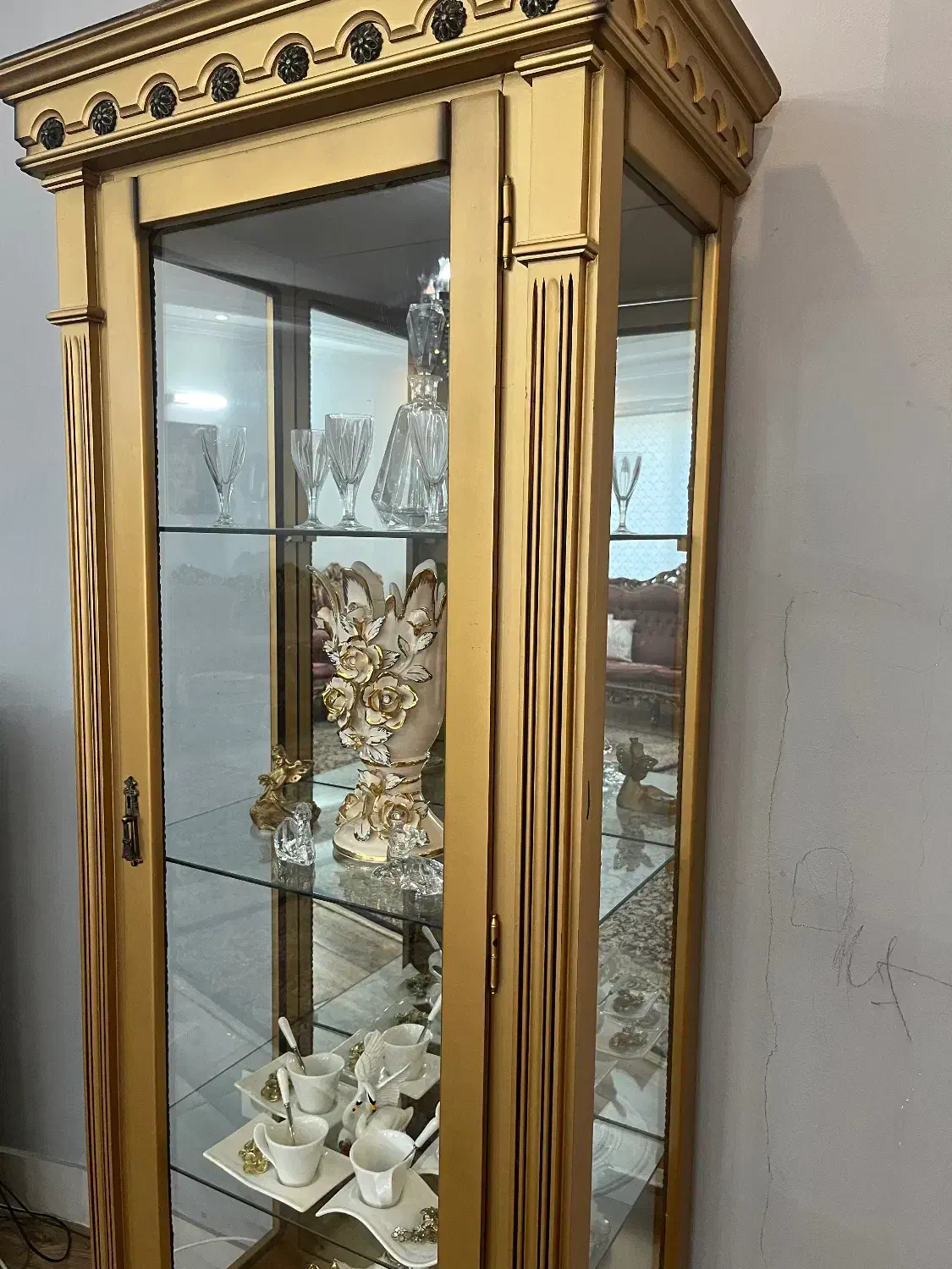 ویترین طلایی|بوفه، ویترین، کنسول|نوشهر, |دیوار