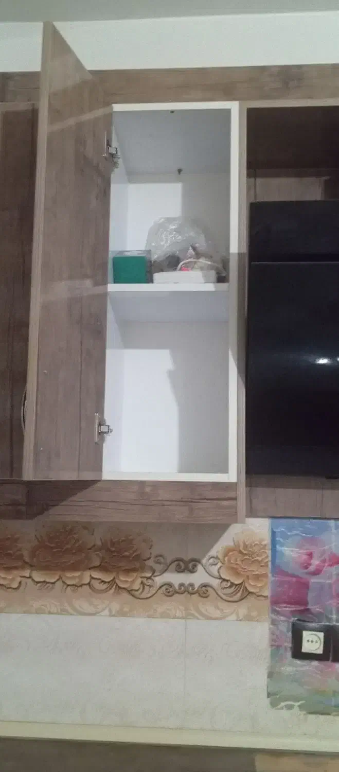 کابینت کارکرده تمیز به همراه هودسالم|آب‌چکان و نظم‌دهنده ظروف|مشگین شهر, |دیوار