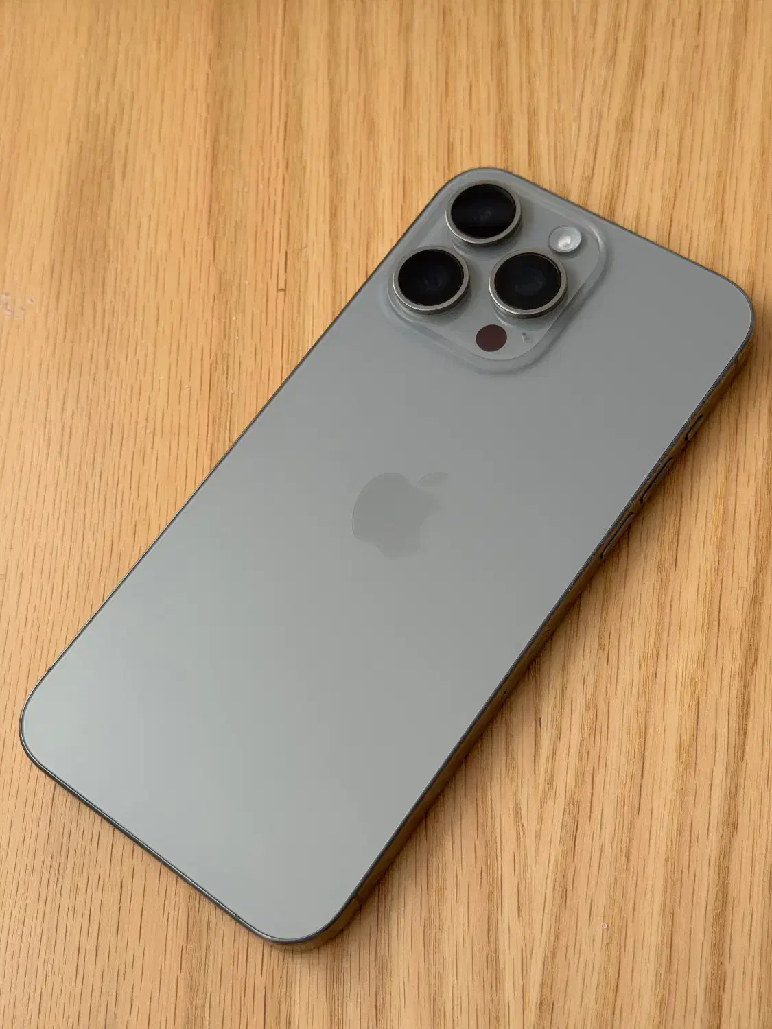 آیفون ۱۵ پرو مکس|موبایل|شیراز, ریشمک|دیوار