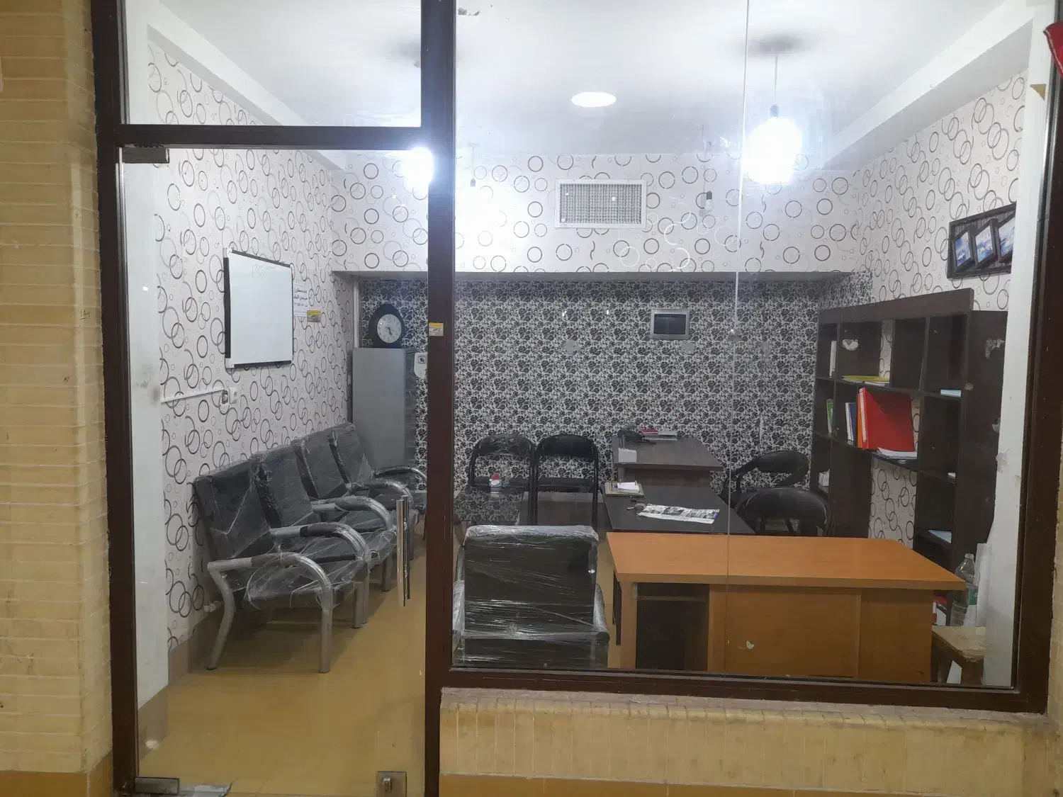 میز صندلی|مبلمان اداری|شهرکرد, |دیوار