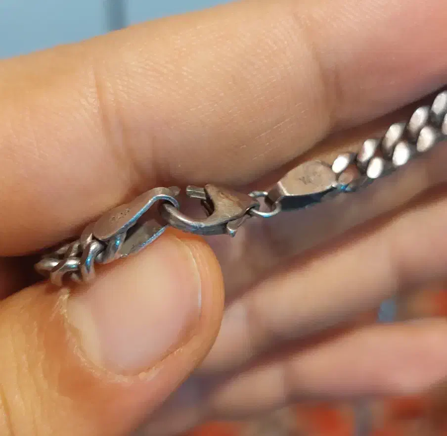 زنجیر نقره|جواهرات|اهواز, فاز ۱ پادادشهر|دیوار