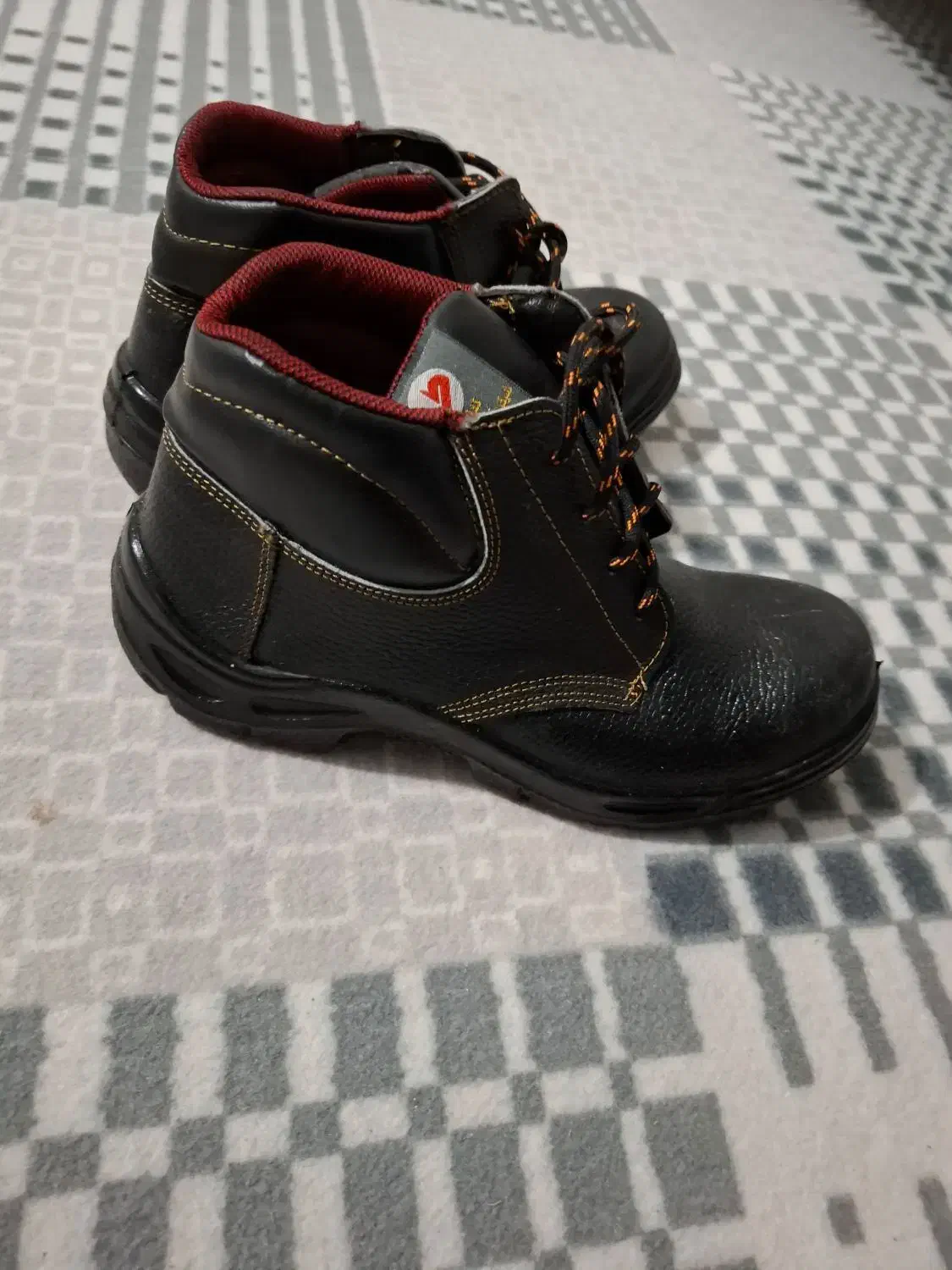 کفش|کیف، کفش، کمربند|مشهد, موعود|دیوار