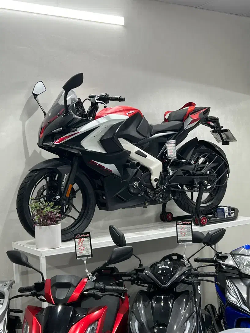 پالس RS200 استثنایی|موتورسیکلت|کازرون, |دیوار