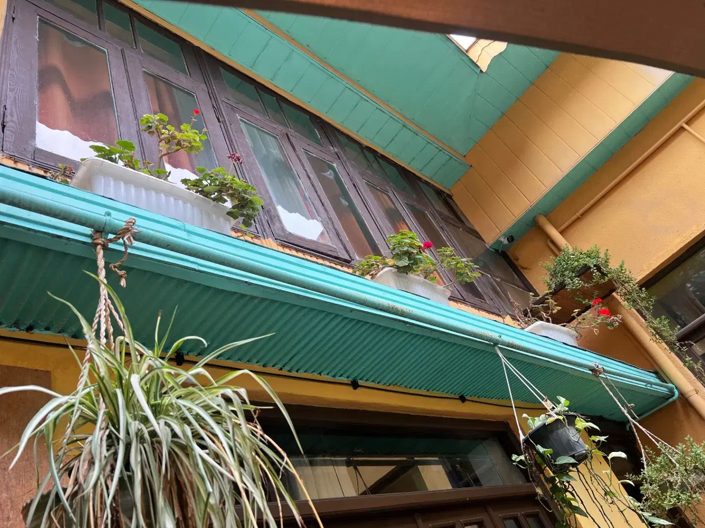 نیروی نیروی پذیرش اقامتگاه|استخدام اداری و مدیریت|رشت, بازار|دیوار