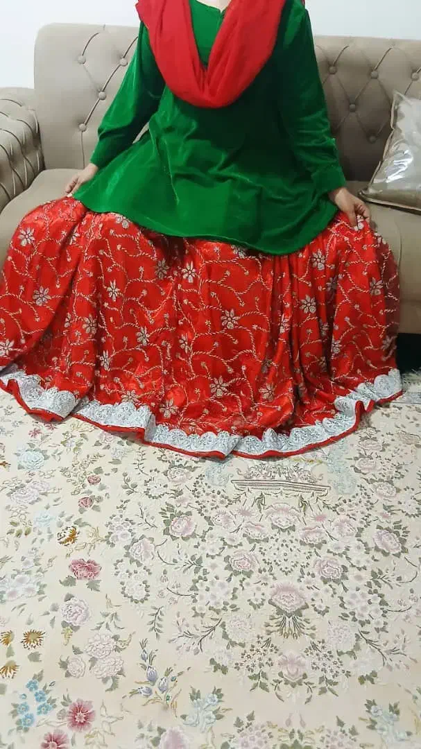 لباس محلی|لباس|مسجد سلیمان, |دیوار