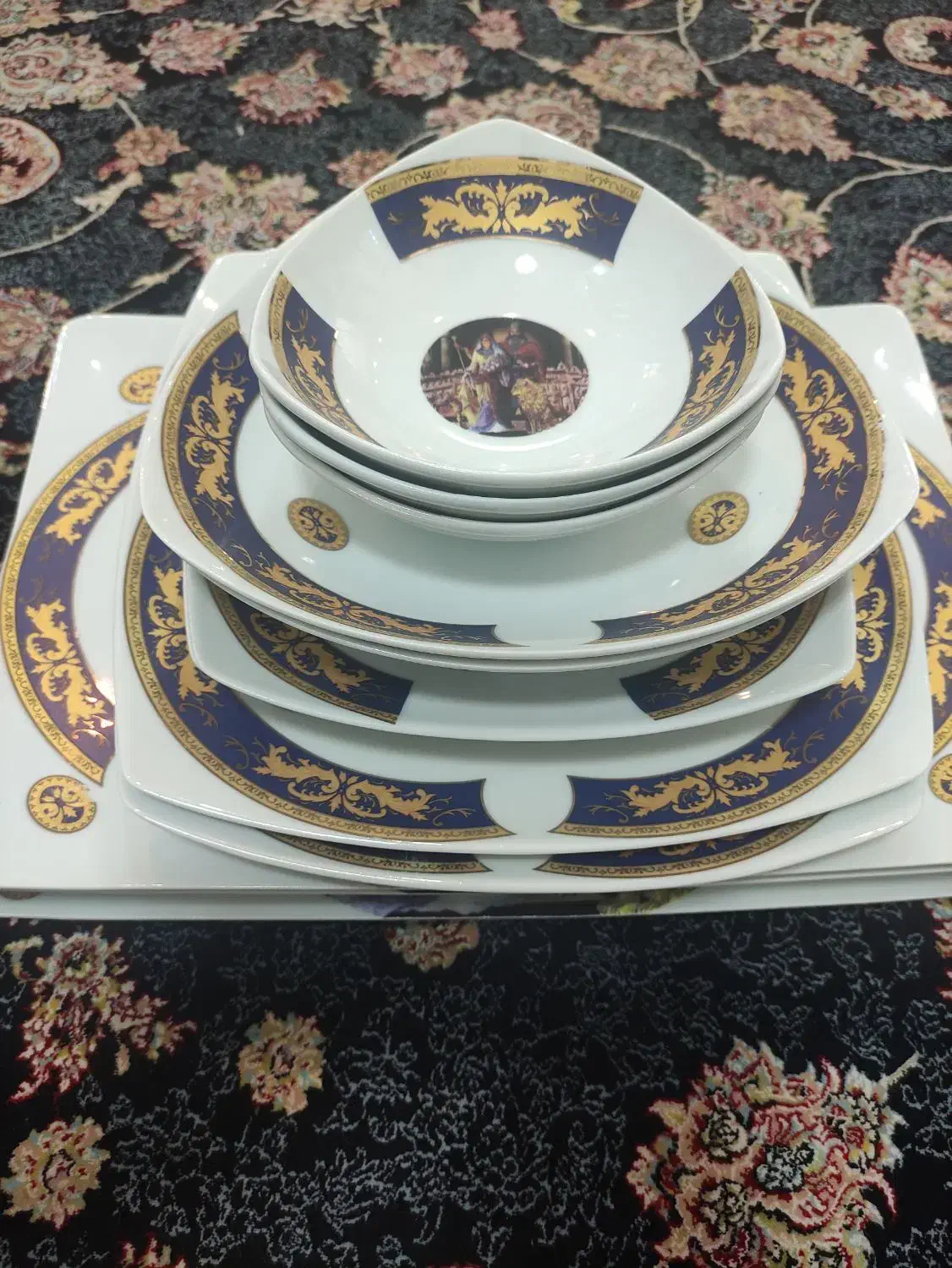 سرویس چینی 24نفره ایتالیا|ظروف سرو و پذیرایی|بهارستان, |دیوار