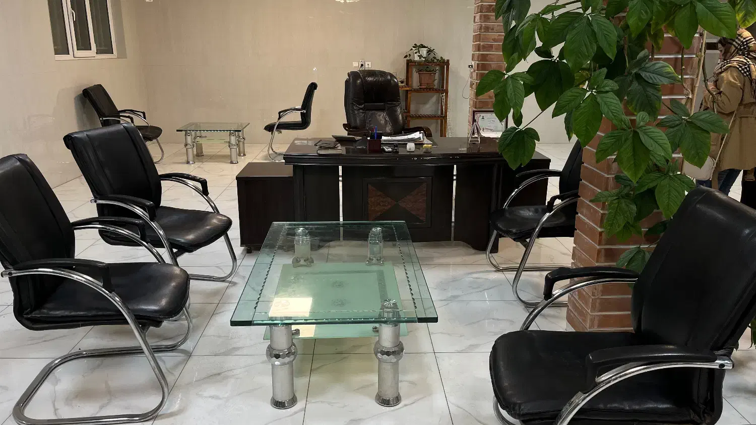 میز عسلی همراه صندلی نو|مبلمان اداری|اردبیل, |دیوار