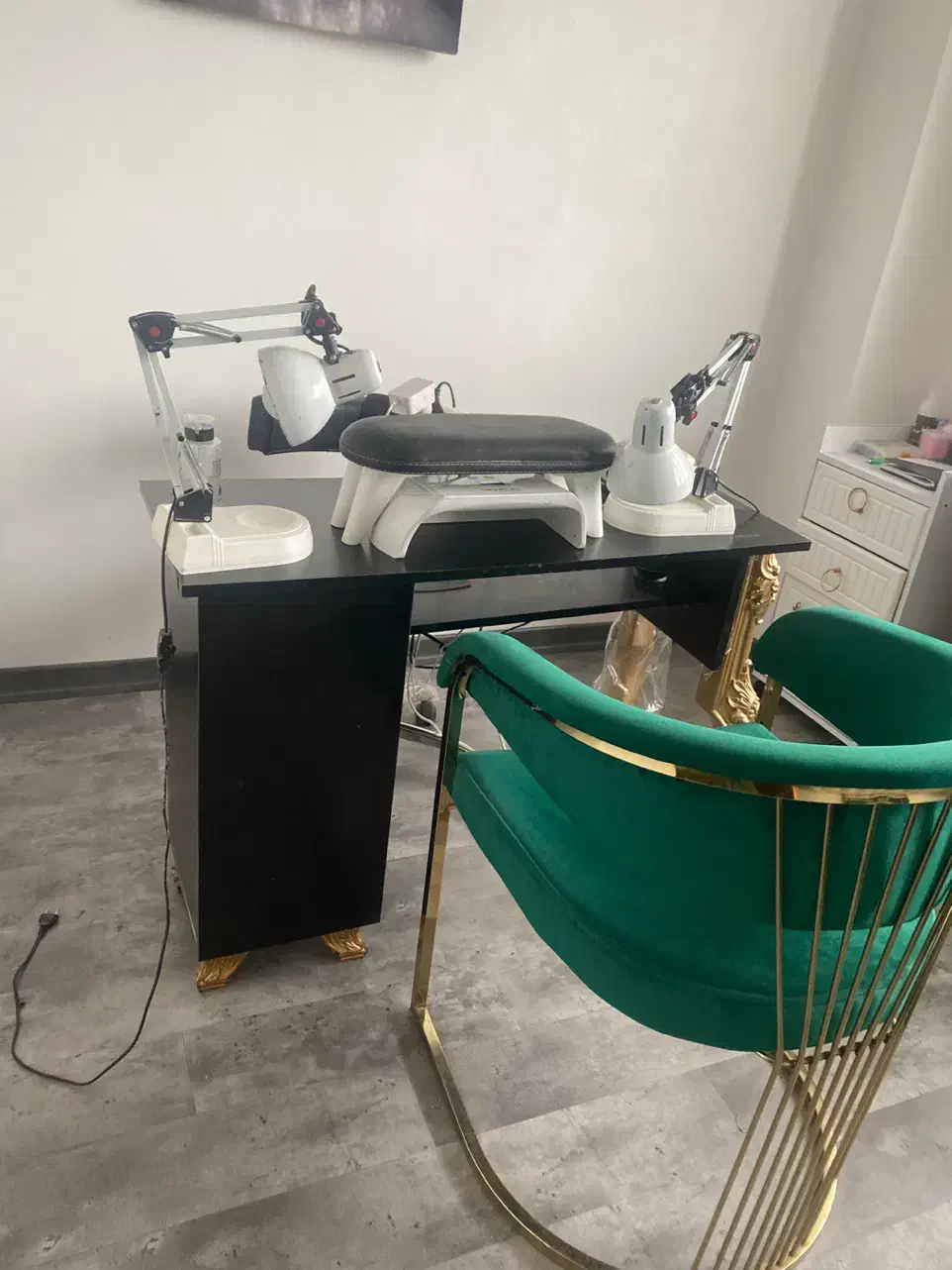 فروش تجهیزات سالن فوری|آرایشگاه و سالن‌های زیبایی|لاهیجان, شیشه گران|دیوار