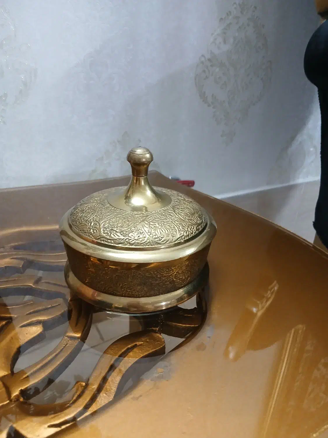 دو عدد قندون  برنجی|کلکسیون اشیاء عتیقه|تربت‌حیدریه, فردوسی جنوبی|دیوار