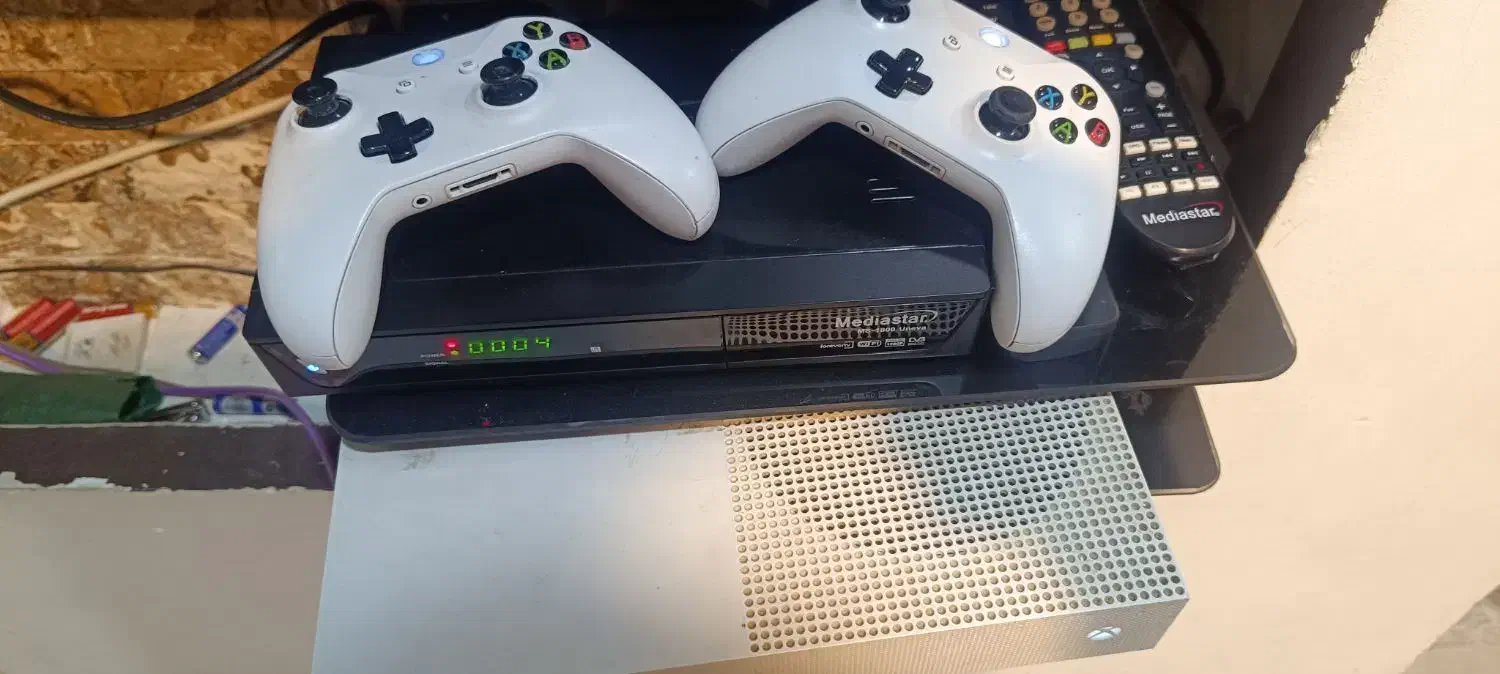 ایکس باکس وان اس دو دسته با کلی بازی و باتری شارژی|کنسول، بازی ویدئویی و آنلاین|دزفول, |دیوار