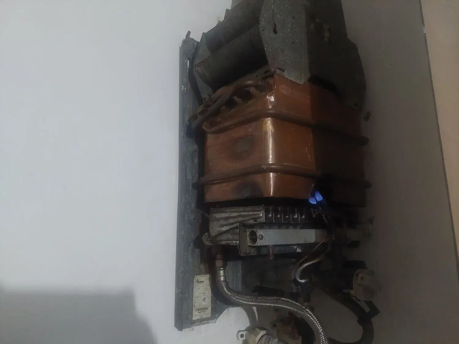 سرویس و تعمیرات ابگرمکن وبخاری و شیرآلات در محل|خدمات پیشه و مهارت|میانه, |دیوار