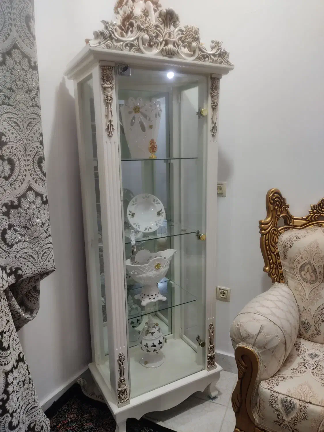 ویترین کاملا نو|بوفه، ویترین، کنسول|الیگودرز, |دیوار