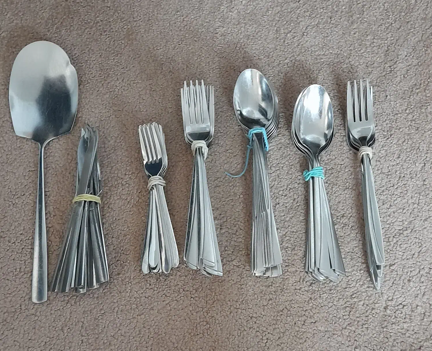 سرویس قاشق وچنگال|ظروف سرو و پذیرایی|قم, کلهری|دیوار