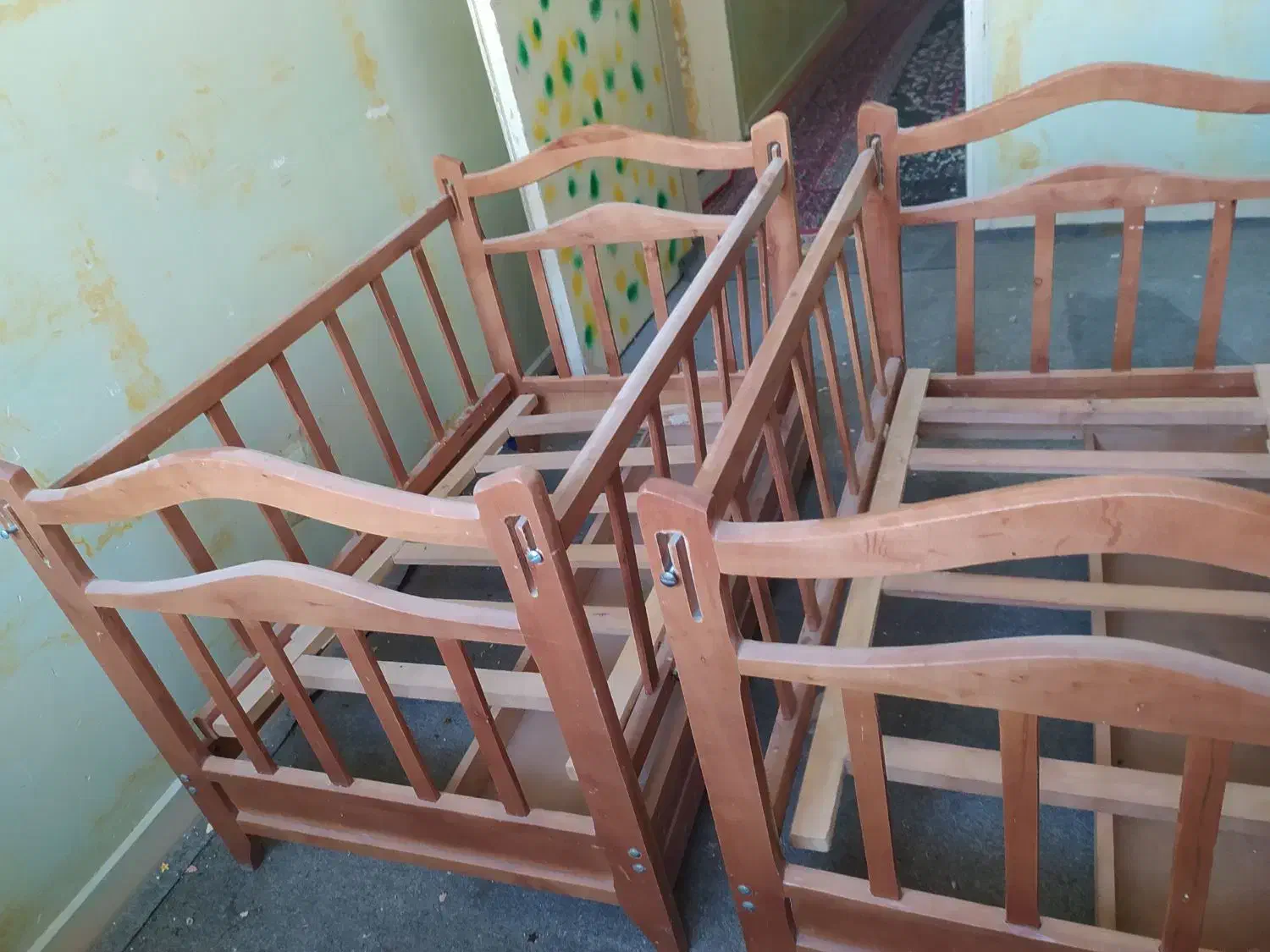 فروشی|تخت و صندلی بچه|شوشتر, |دیوار