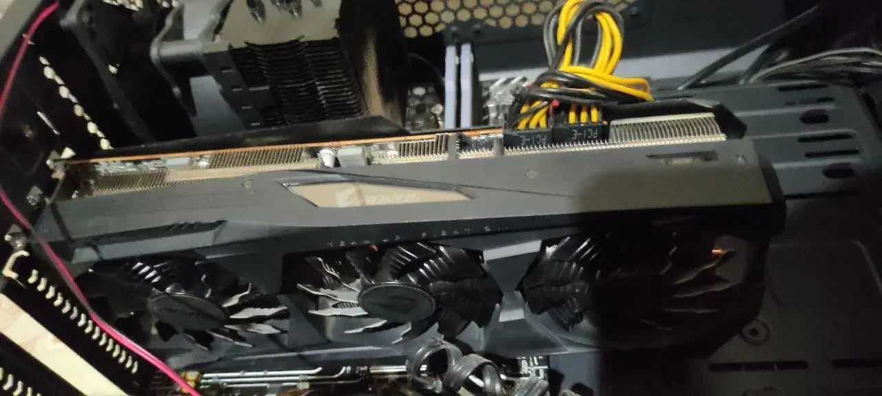 گرافیک 5700xt rauos|قطعات و لوازم جانبی رایانه|قم, زنبیل آباد|دیوار