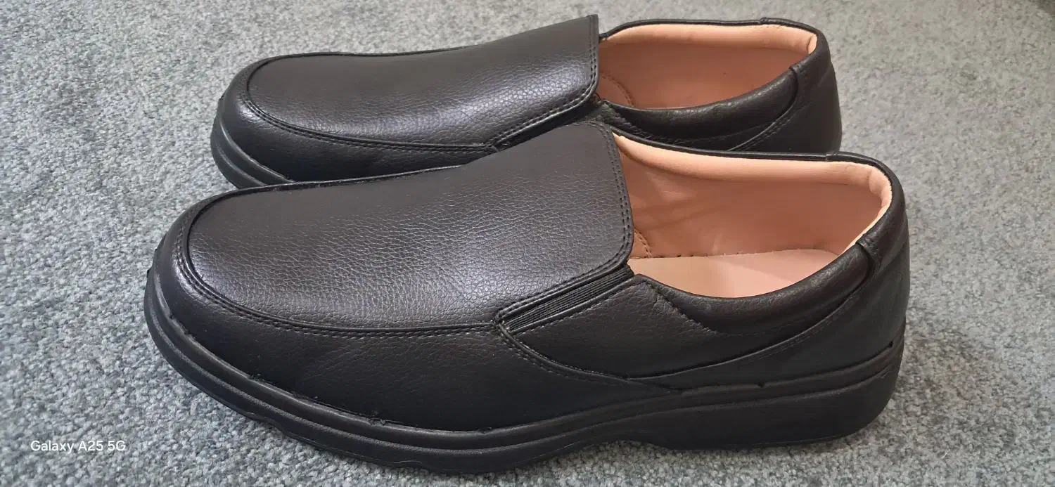 کفش کار|کیف، کفش، کمربند|جهرم, |دیوار