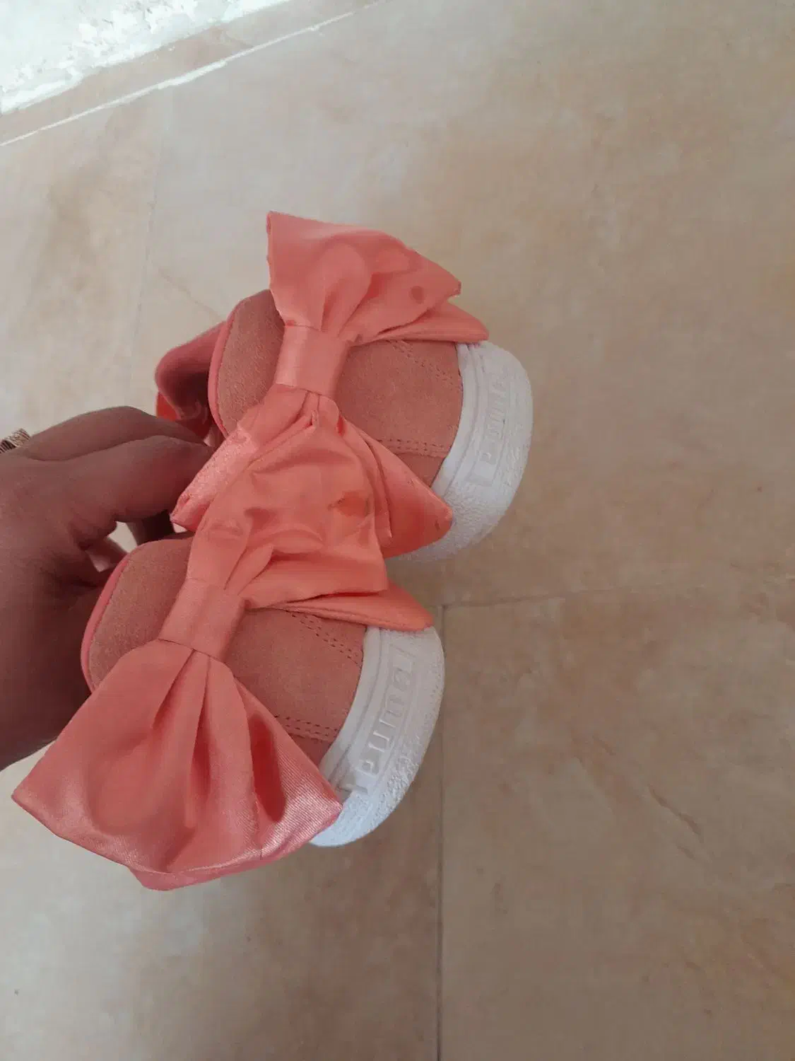 کفش|کیف، کفش، کمربند|صدرا-فارس, فاز ۲|دیوار