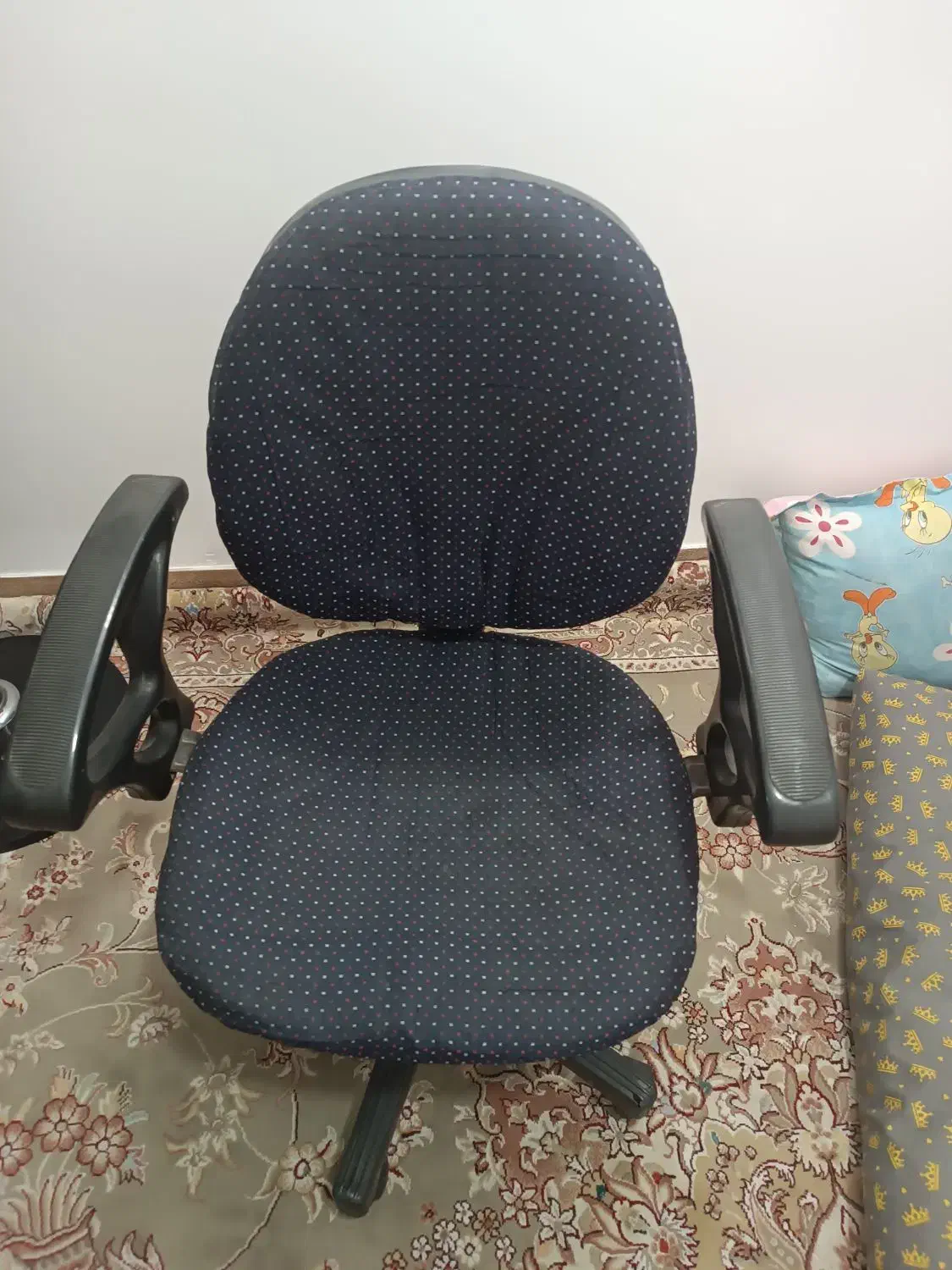 باسلام یک عدد تخت یک نفر ویک عدد صندلی چرخشی|تخت و سرویس خواب|قم, نخودی|دیوار