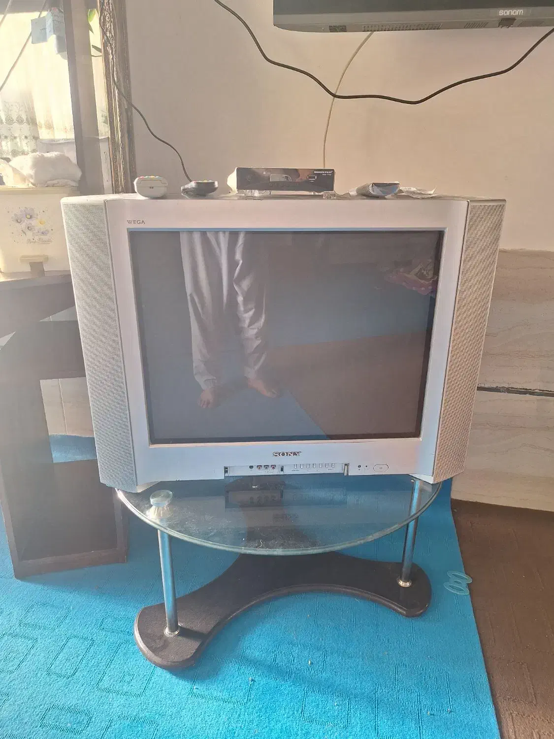 تلویزیون سونی ۲۹ اینچ با تصویر عالی|تلویزیون و پروژکتور|سبزوار, قصبه شرقی|دیوار