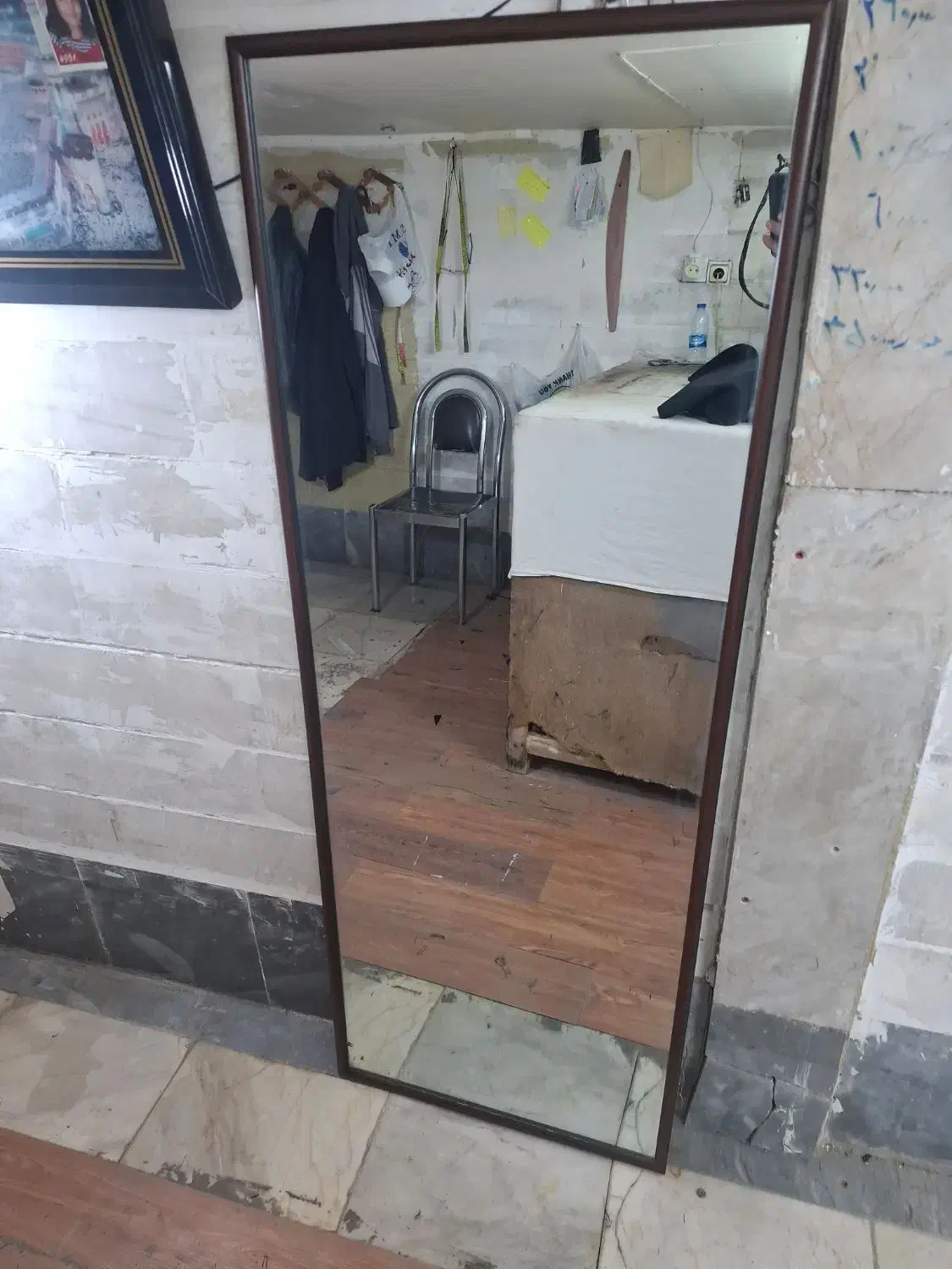 اینه ابعاد 160×60 باقاب پیوی|آرایشگاه و سالن‌های زیبایی|اسلام‌شهر, چیچکلو|دیوار