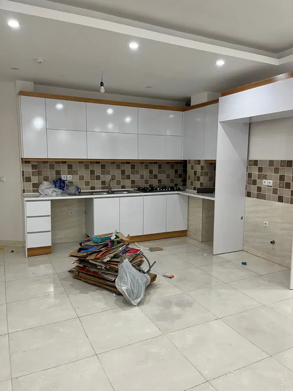 آپارتمان صفرکلید نخورده باهنردلداراملاک قصر|فروش آپارتمان|رشت, باهنر|دیوار